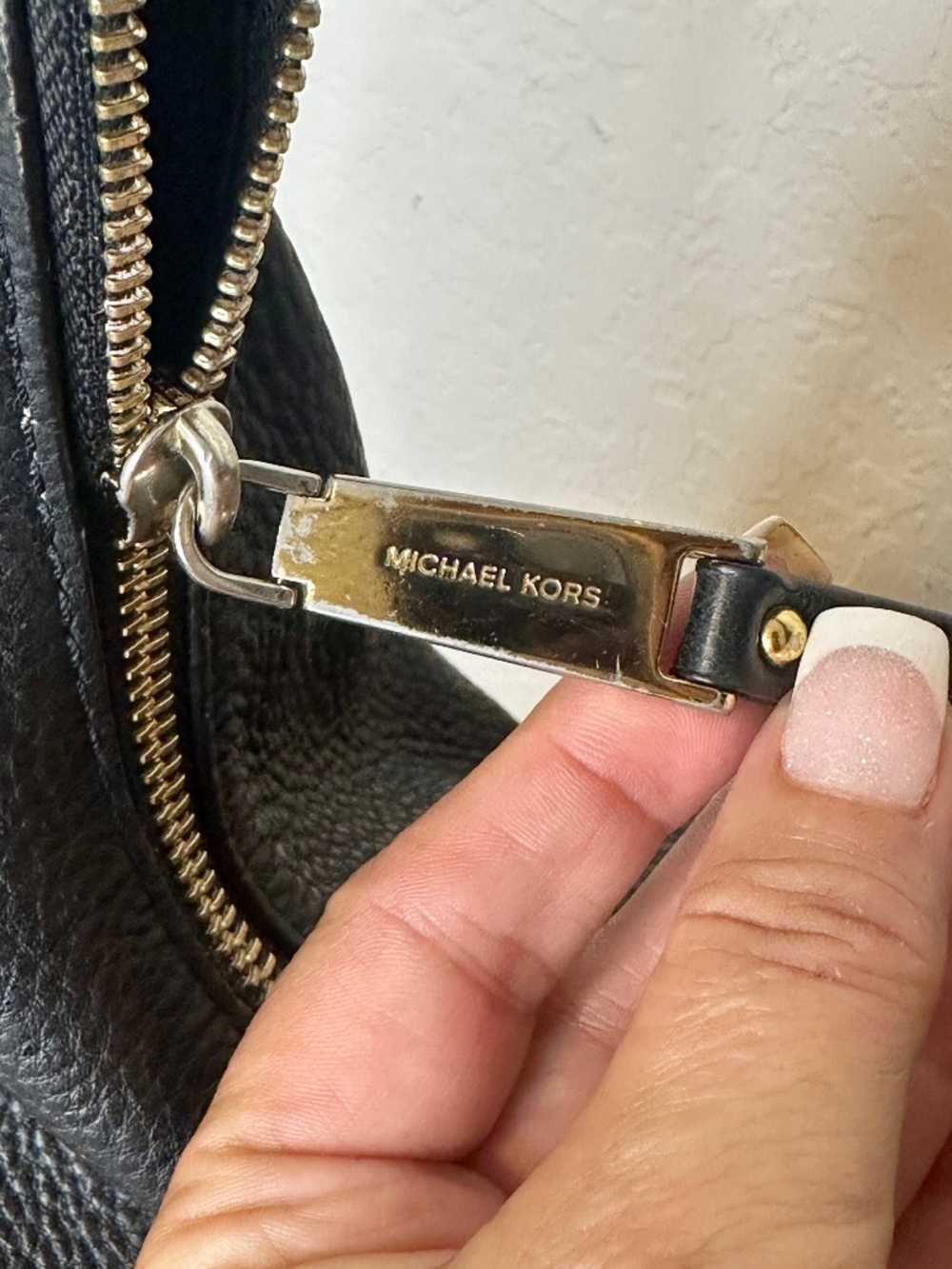 Michael Kors Large Leather Hobo Bag - Picture 5 of 16